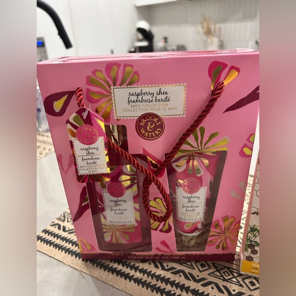 Brand New Body Lotion, Hand Lotion, & Body Wash - Picture 2 of 5